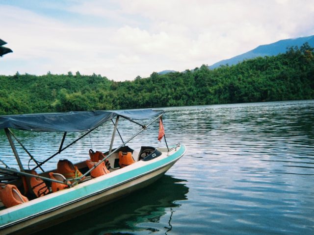 Quel gilet autogonflant choisir pour la navigation sur lac