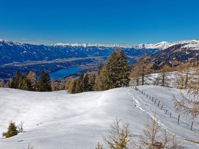 Itinéraire facile autour d&rsquo;un lac avec cascade