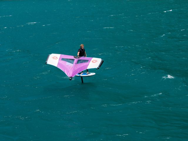 Le wing foil : la nouvelle sensation aquatique à découvrir