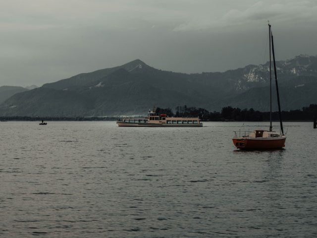 Le lac de Rabodanges rouvre ses portes : quelles garanties de sécurité pour les baigneurs ?