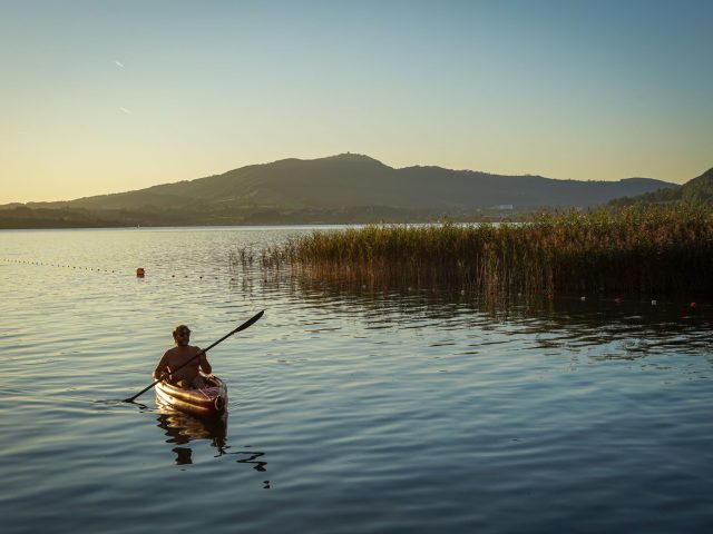 Guide pratique pour le kayak sur les lacs français