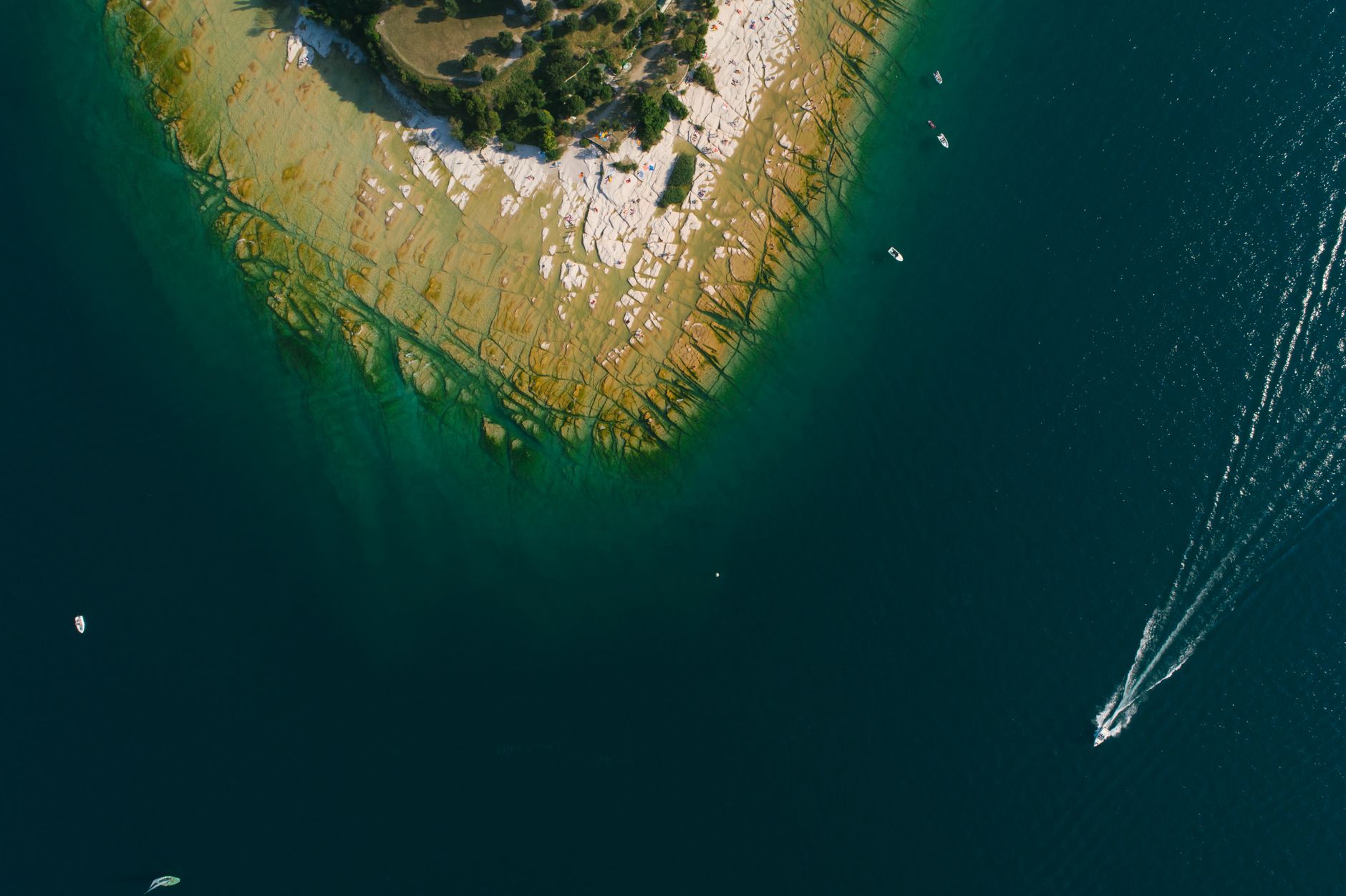 Réglementation et zones de navigation sur lac